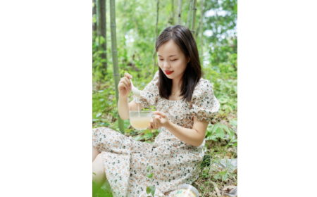 為何99%漂亮女性每天都在喝一杯有機野生葛根粉？